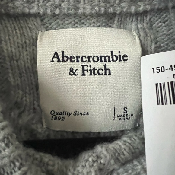 Abercrombie Mock Neck Sweater NWT - Picture 6 of 6